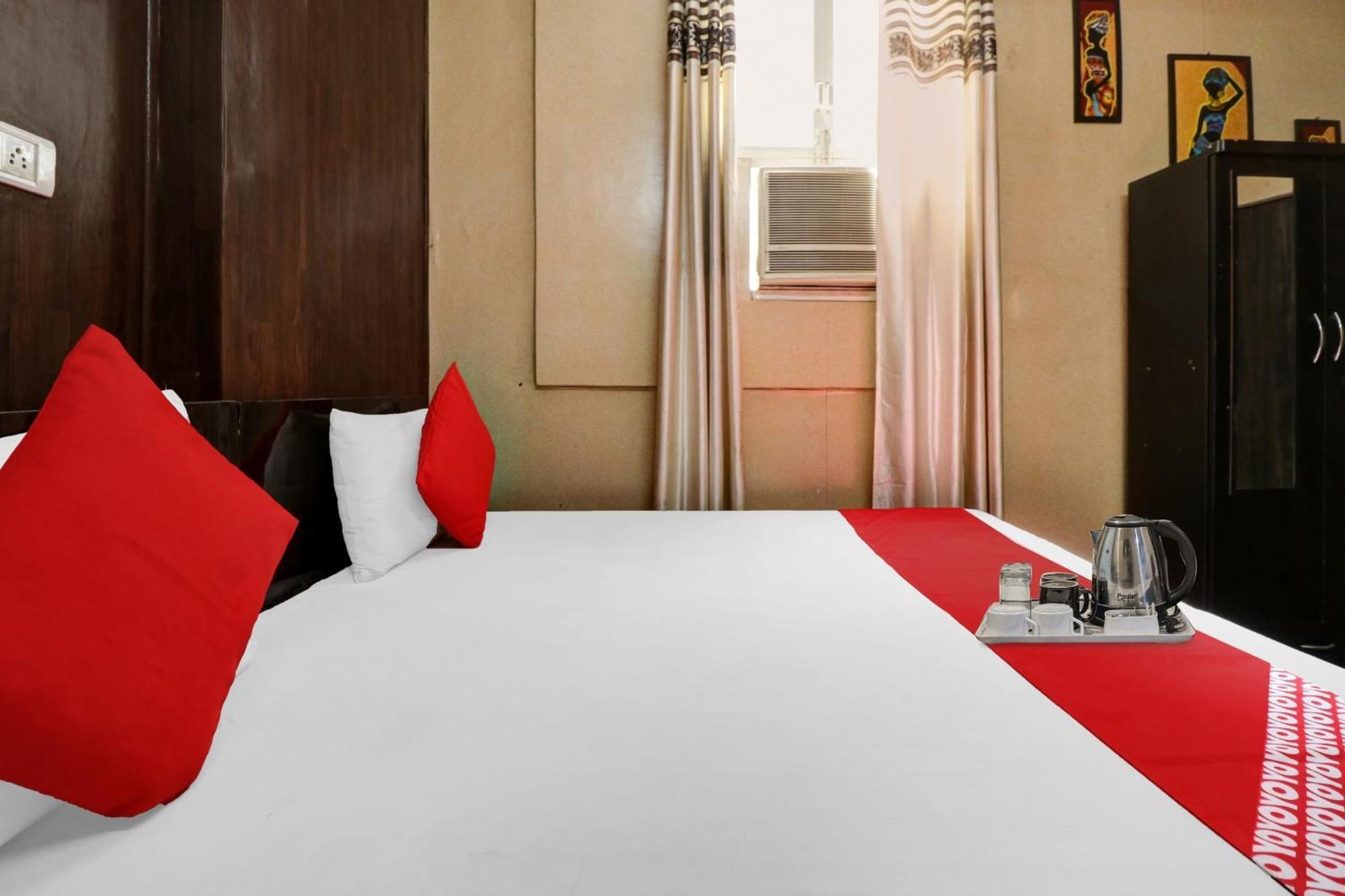 Hotel O Dream Palace New Delhi Bagian luar foto